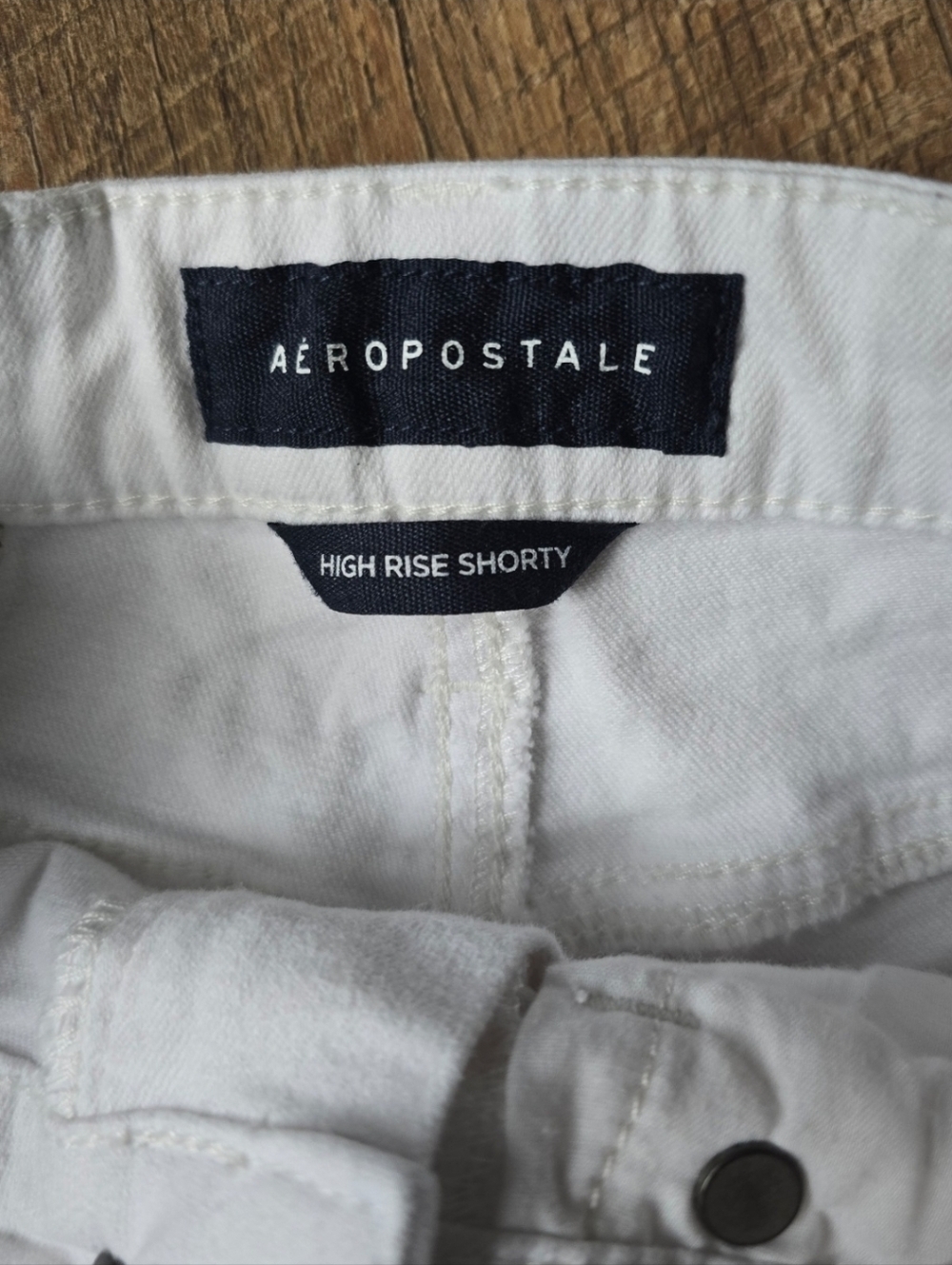 Aeropostale White Distressed High-Rise Jean Shorts Size 4 - Picture 3 of 4